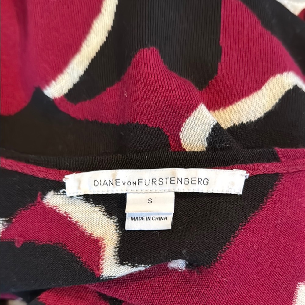 DVF Burgundy and Black Long Sleeve Wrap Dress V-Neck size S/XS EUC - Picture 6 of 12